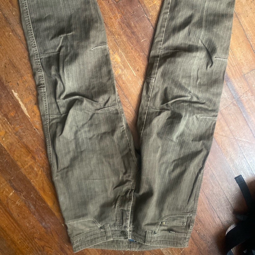 Kuhl “corduroy” pants 32x32 . Brown